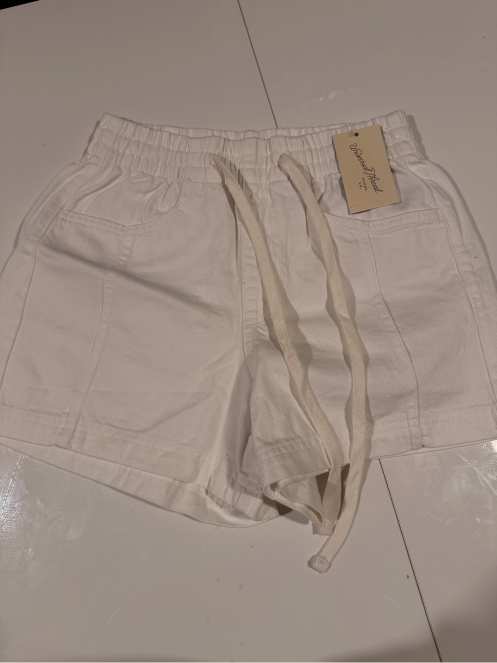 Universal thread high rise white short sz xs nwt